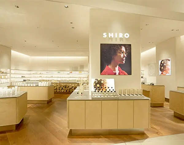 【転職支援】店長*PRADA Beauty/Aesop等*残業少*ノルマ無*月給29万～