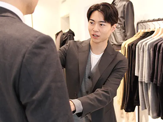 自分が提案した一着が、お客様の笑顔と自信に。