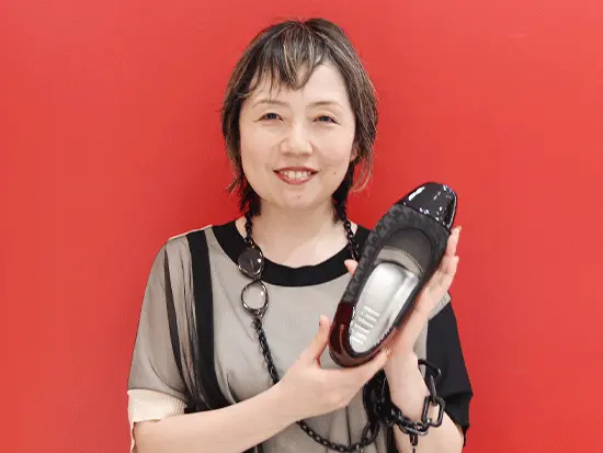 足の悩みを笑顔に変えられるお仕事です。