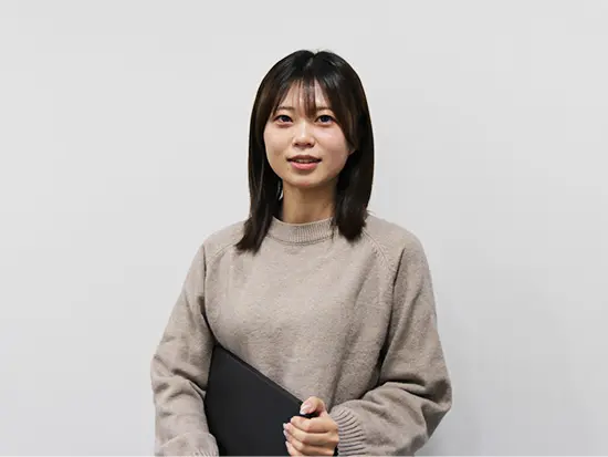 ネイルOK、髪色自由、服装自由でおしゃれも楽しめる◎