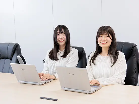 *＊完全フラットな環境で、ムリなく働けます＊*