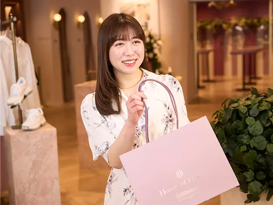 ブランドの想いを纏い、お客様の笑顔につなげる。