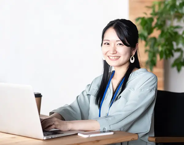 税理補助スタッフ*9時～16時勤務*月平均残業10h未満*年休120日～*未経験可