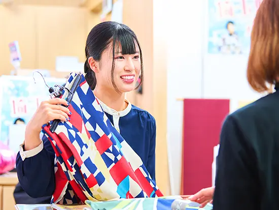 幅広い年代の方が活躍できるのは、着物だからこそ。