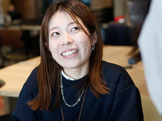 役職の壁を感じさせない、心地よい関係性があります