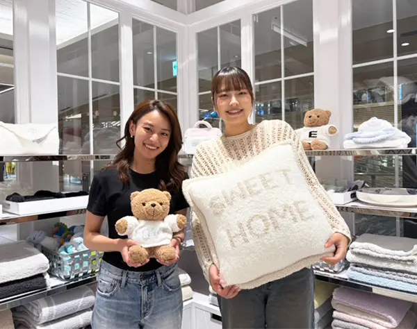 販売スタッフ*未経験OK*月給25万～*賞与年2回*ノルマなし*青山/銀座/六本木