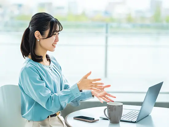 【少数精鋭で裁量大】スピーディーに仕事が進みます