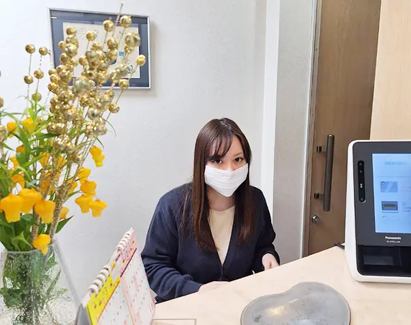 受付スタッフ／★未経験歓迎★資格・年齢不問★土日祝休み★社会保険完備