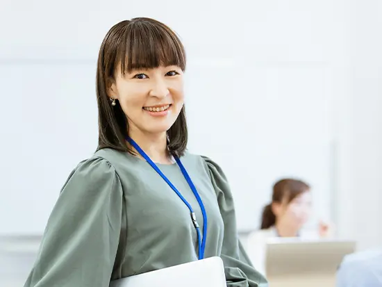 ≪残業月10時間、定時退社が基本≫ムリなく働ける！