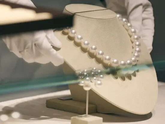 数十年先も選んで良かったと思える、心に残る接客を。