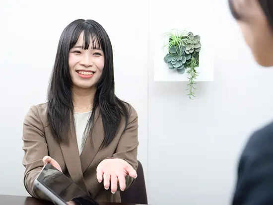 仲間と協力し合いながら進める仕事