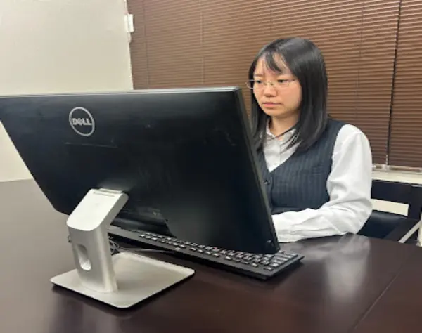 経理*月給38万円スタート*年間休日121日以上*経理経験者限定募集