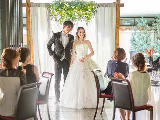 目の前の新婦様に似合う最適なドレスをお届けします。