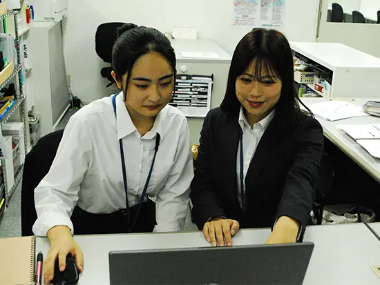 生徒の成長を見守りながら自分のペースで働けます。