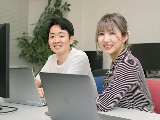 個性豊かでユニークな社員がのびのびと働いています！