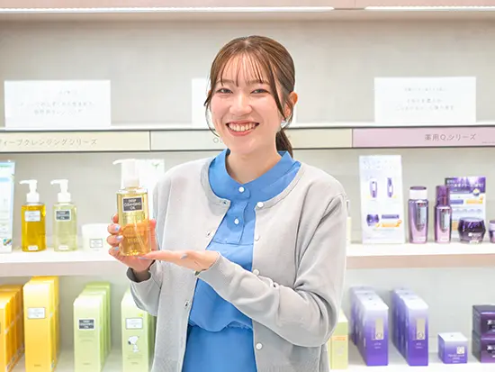 内側からの綺麗もご提案。DHCだからできる接客を。