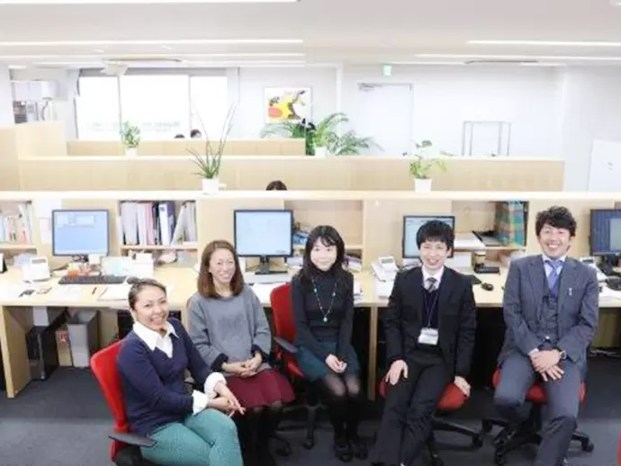 男女年齢関係なく、様々なスタッフが活躍しています！