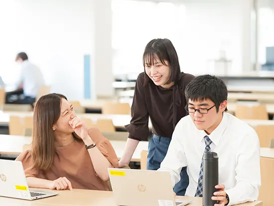 大手サービスなどの巨大物流を支える、陰の主役