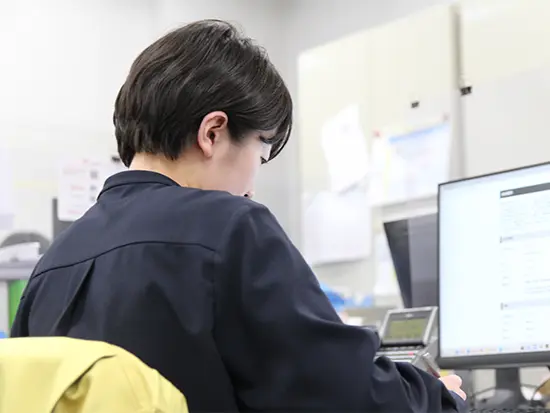 少数精鋭だからこその温かさ。助け合いが根付くチーム