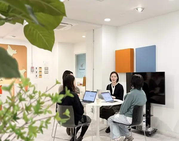 施設運営サポート*月給27万円～*下北沢のおしゃれなオフィス*年間休日125日