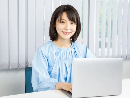 座学＆OJTで、無理なく事務デビューできました！