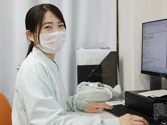 【入社5年目・Yさん】食の安心を守るやりがい