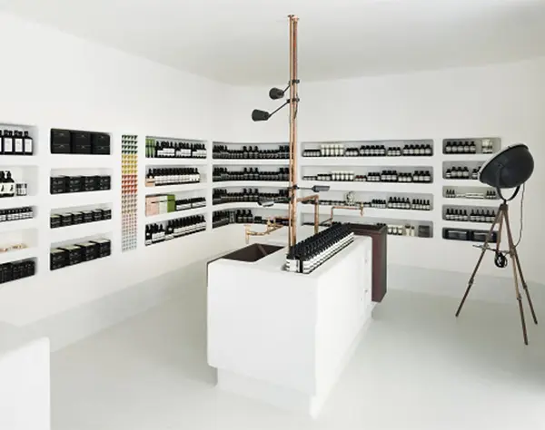 【転職支援】店長・チーフ*Aesop/HERA等*年収400万～*店舗運営
