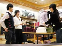 アイデアを出し合って、ディスプレイを考えるのも楽しい時間。
