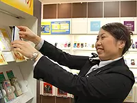 お客様がわかりやすいように、快適に過ごせるように…ショップの飾りつけも大切にしています！