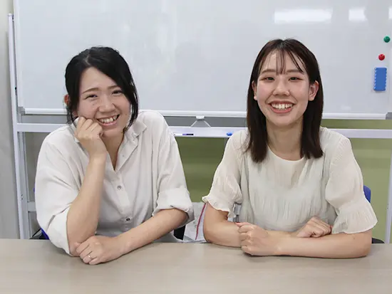 課でお守り作りも！？チームの仲はバツグンです！