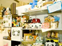 「こんな商品もあるんだ！」とはお客様の声。他では見られない可愛いアイテムをたくさん置いています。