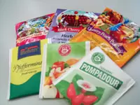 息抜きの時間には、お気に入りのお茶を振る舞い合うことも。
