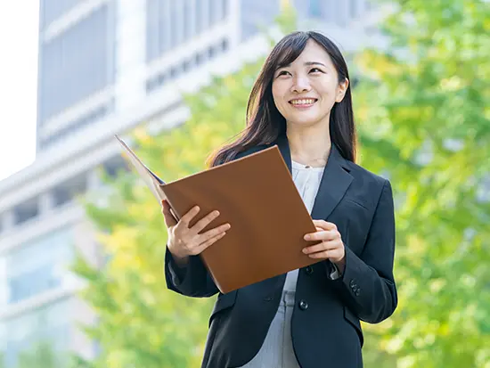 富裕層向け高額案件に携わり、一歩先を行く自分へ