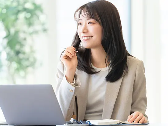 朝は10時出社！残業月10h以下で自分時間も充実★