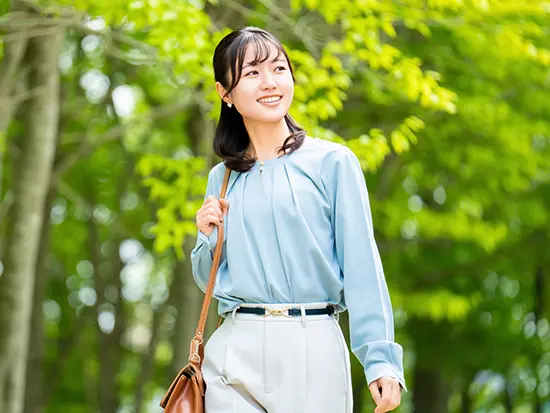 女性目線の配慮も◎ブルゾン着用で現場仕事も快適