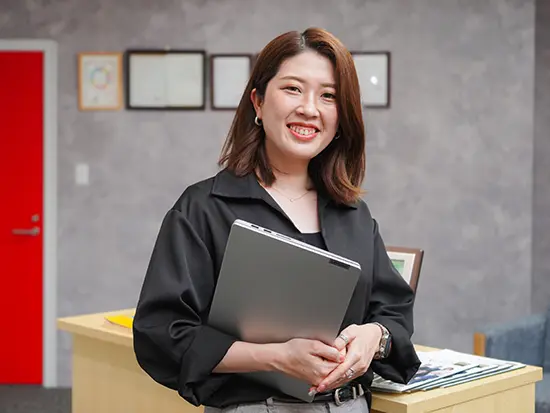 先輩B／24歳・元アルバイト中心／社会人経験浅め