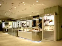ご来店されるのは20代の若い女性が中心です。
