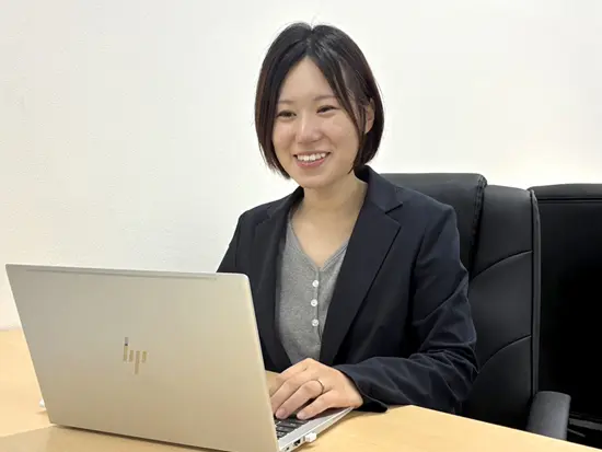 人と企業を支える仕事を、チームで取り組める環境＊