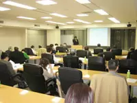 新規客獲得のために、不動産投資セミナーを開催しています。