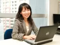 私の宝物は8歳の娘です。
