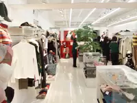デザイナーの集大成となる新ブランドを展開しています。