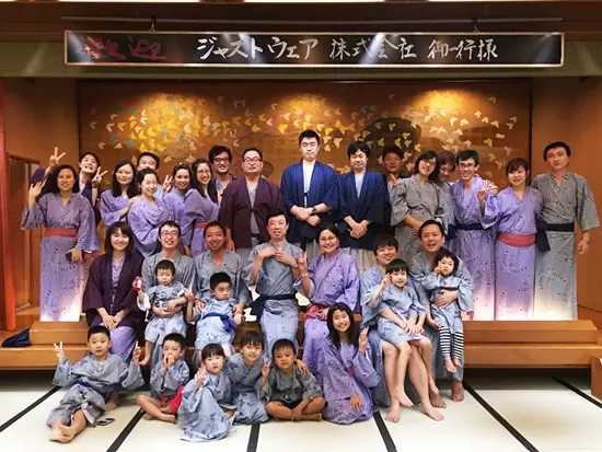 家族参加で年に1度社員旅行へ！社員の家族も大事にしています。