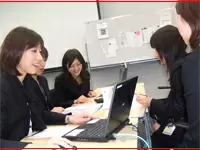 同じ中途入社メンバーとの研修でスキルアップ