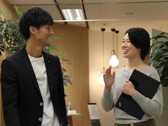 20～30代の社員を中心に活躍中！社員の仲も良く、にぎやかな職場です。