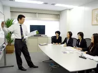 入社後は基礎から学べる研修を実施。営業が初めての方にとっても心強いです。