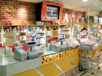**景品カウンター**　店舗ごとのオリジナリティ溢れるディスプレイ