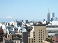 新宿高層ビル群と富士山が見える眺めの良いオフィス