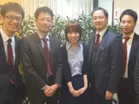 社員は20代～40代の社員が中心。社員同士の距離も近く、分からないことは何でも聞きやすい雰囲気です◎