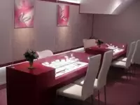 お客様に最高のご提案をさせて頂く場所、隅々まで気を使い“キレイ”を保っています。