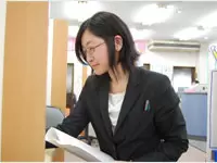 生徒たちが来る前は教室を整理整頓。勉強しやすい環境を作ります。